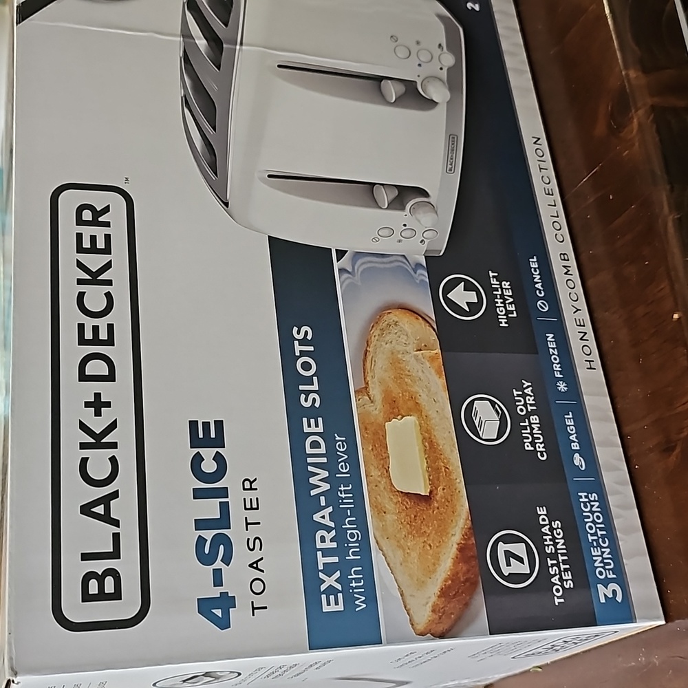 Toaster - Picture 2 of 4